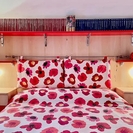 150 Meters From The Sea Historic Center - A/c Apartment